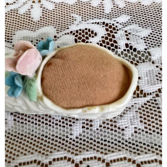 Vintage 1950s Porcelain Victorian Shoe Pin Cushion Flowers Cottage core - Picture 6 of 8